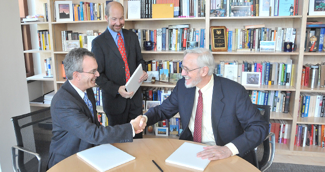 deans shaking hands wipar