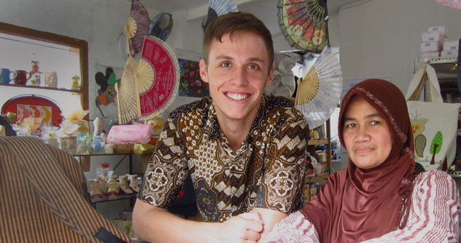 Globetrotting Senior Travels the World Through a Series of Scholarships