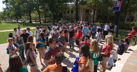 Kogod students in front of the Kogod School of Business