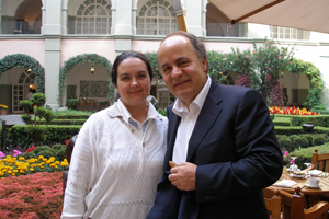 Francisco Leon, SIS/MA '87, and his wife, Veronica.