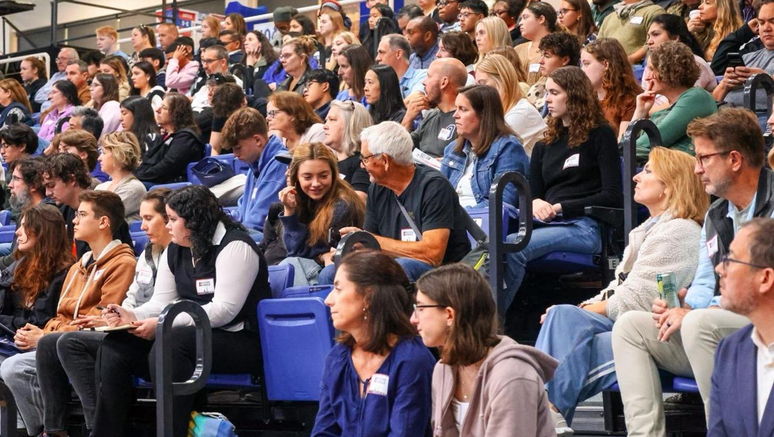 previewday full crowd