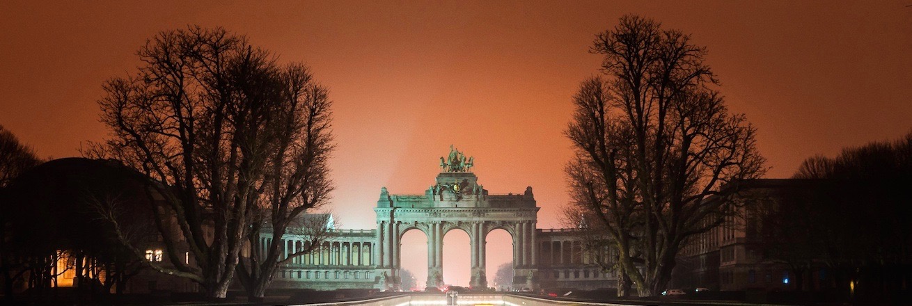 Triumphal Arch in Brussels lit up at night