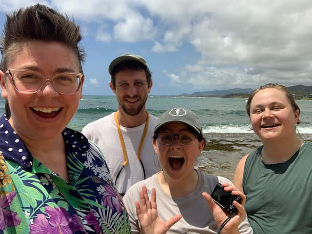 Broder lab group in Hawaii.
