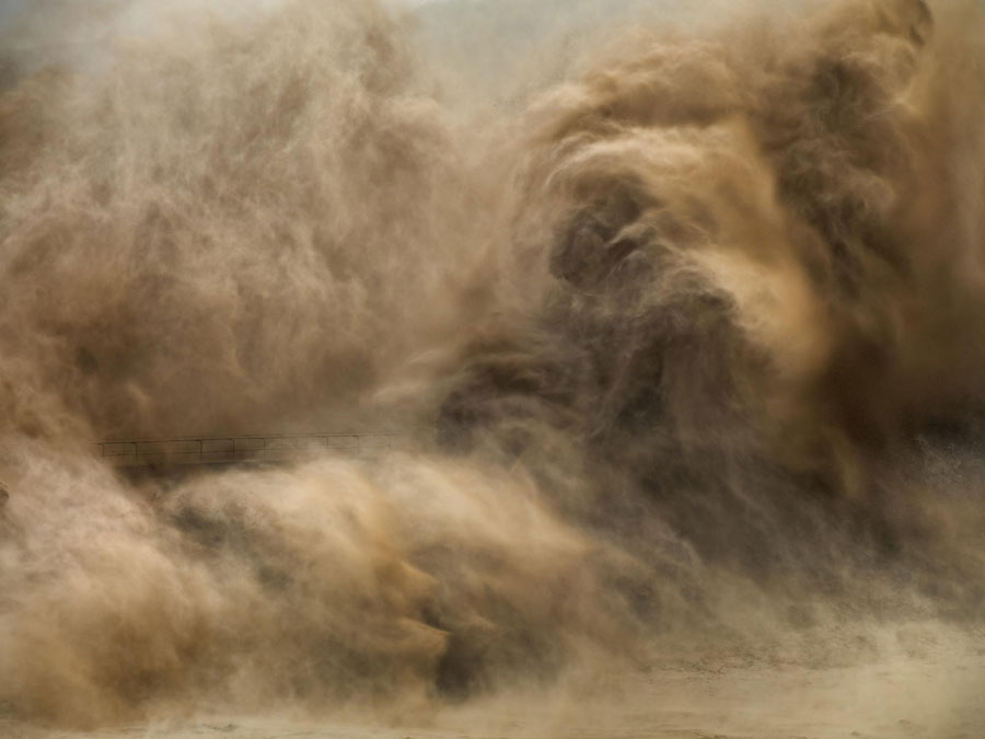 Edward Burtynsky, Xiaolangdi Dam #3, Yellow River, Henan Province, China, 2011