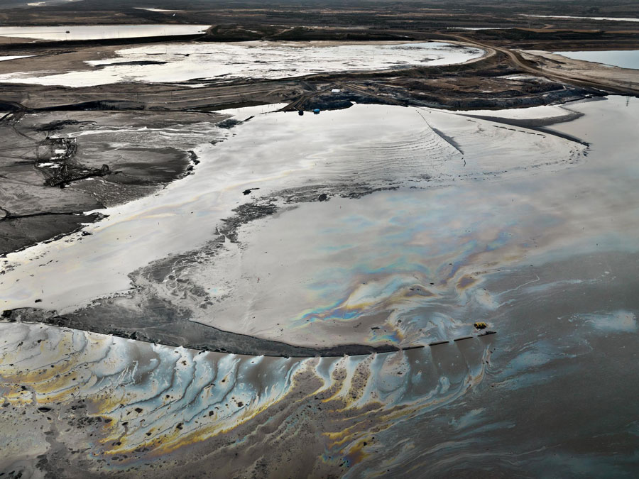 Edward Burtynsky, Alberta Oil Sands #14, Fort McMurray, Alberta, Canada, 2007