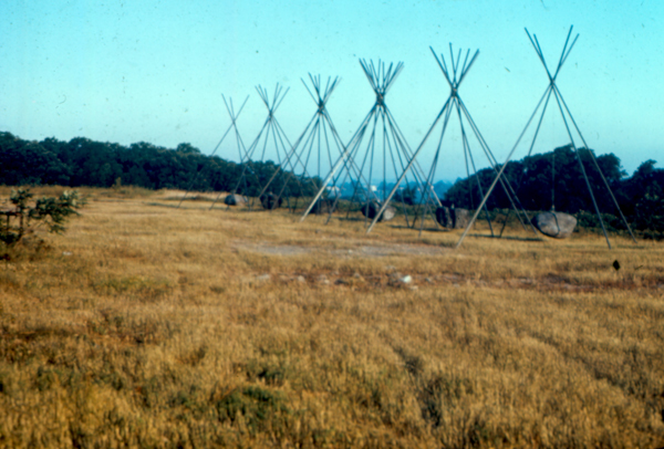 Yuri Schwebler, Six Sculptures Between Numbers 3 & 4, 1976.