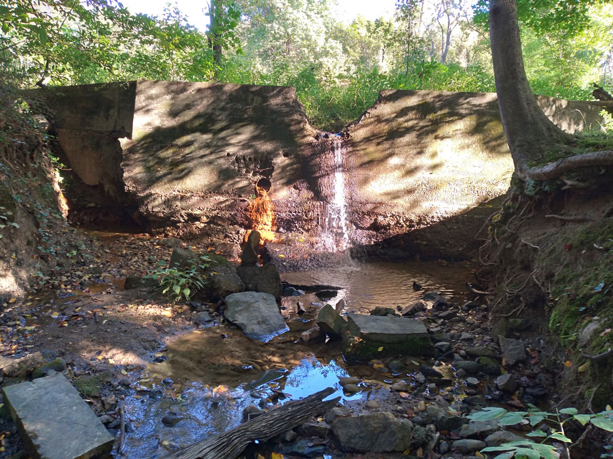 stream flows over wall