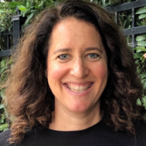 English Language Training Academy faculty member Lindy Kearns