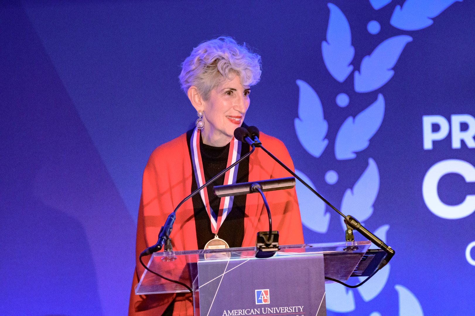 Sharon Wolpoff adresses the audience.