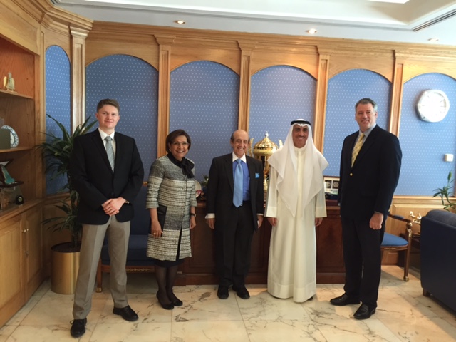 Kogod staff and students gather with Kuwait government officials at the American University of Kuwait. Kogod staff and students gather with Kuwait government officials at the American University of Kuwait.