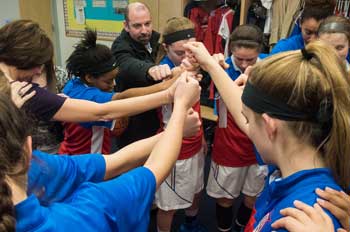 AU women's basketball team huddles