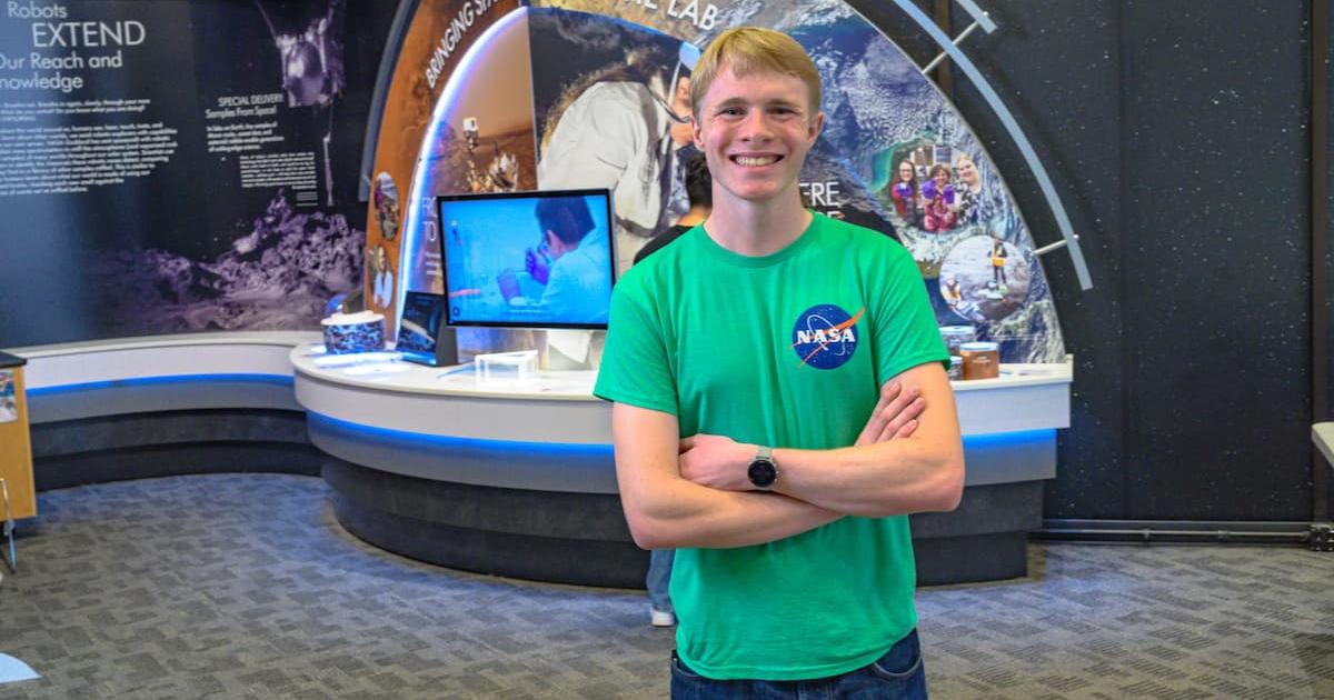 Carter Zembrzuski outside the Goddard Space Center 2