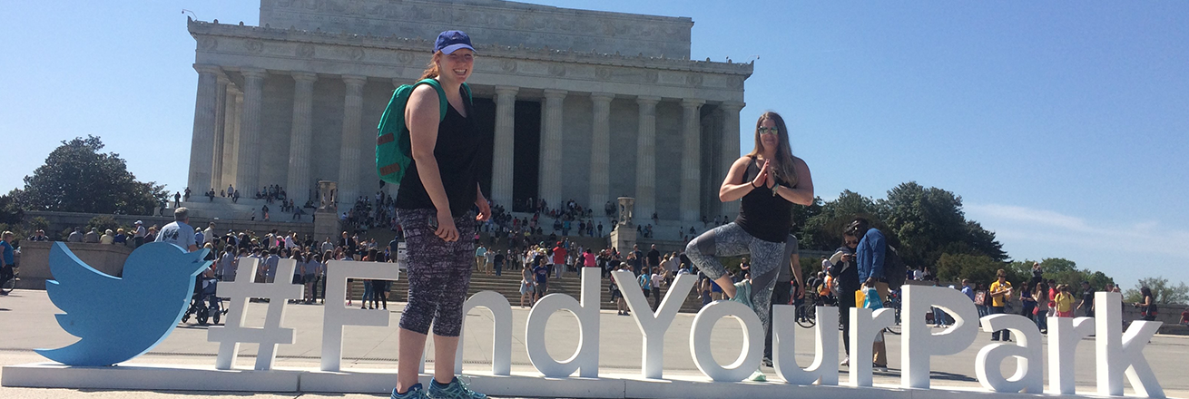 wellness ambassadors in front of lincoln memorial