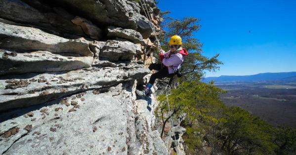 Samantha Noland Rappelling photo taken by Leilani Combs