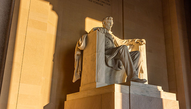 Lincoln Memorial statue