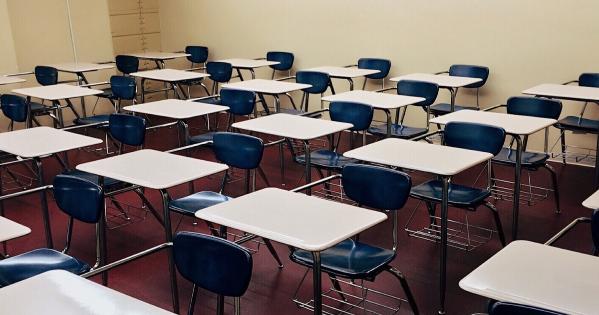 empty classroom desks