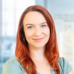 headshot of welead speaker amber Macdonald
