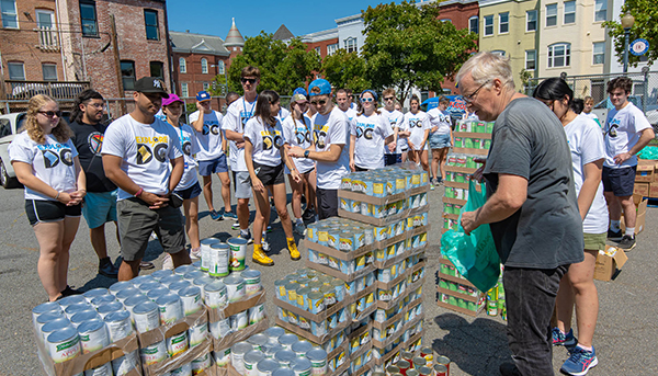 Students volunteer at a community service event