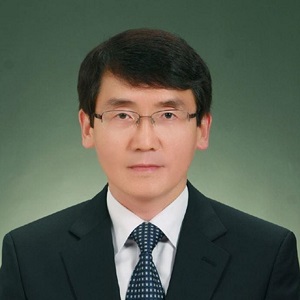 Photograph of Hee Soo Kim