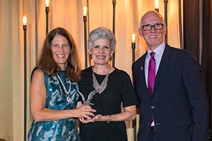 Dr. Sara Nieves Grafals receives the 2019 Alumni Eagle Award