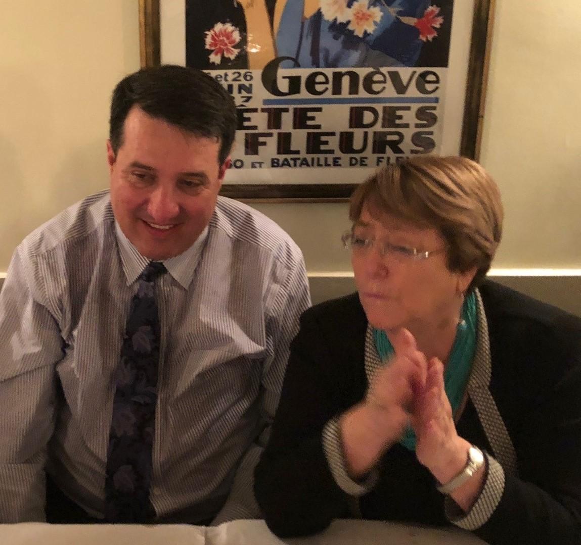 El Profesor Rodríguez-Pinzón junto a Michelle Bachelet, la Alta Comisionada de la ONU para los Derechos Humanos El Profesor Rodríguez-Pinzón junto a Michelle Bachelet, la Alta Comisionada de la ONU para los Derechos Humanos
